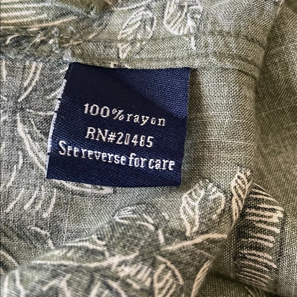Croft & Barrow Olive Green Hawaiian Button down Mens Shirt. Size (XXL) - Picture 5 of 5